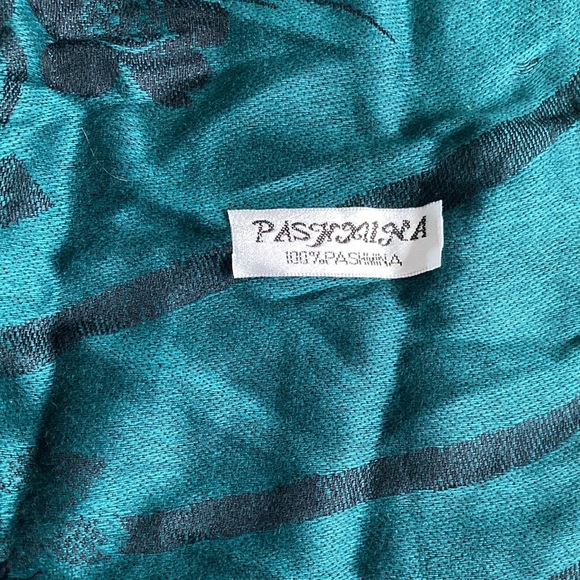 Women's Designer Scarf by Nicole - 100% Pashmina - Picture 9 of 10